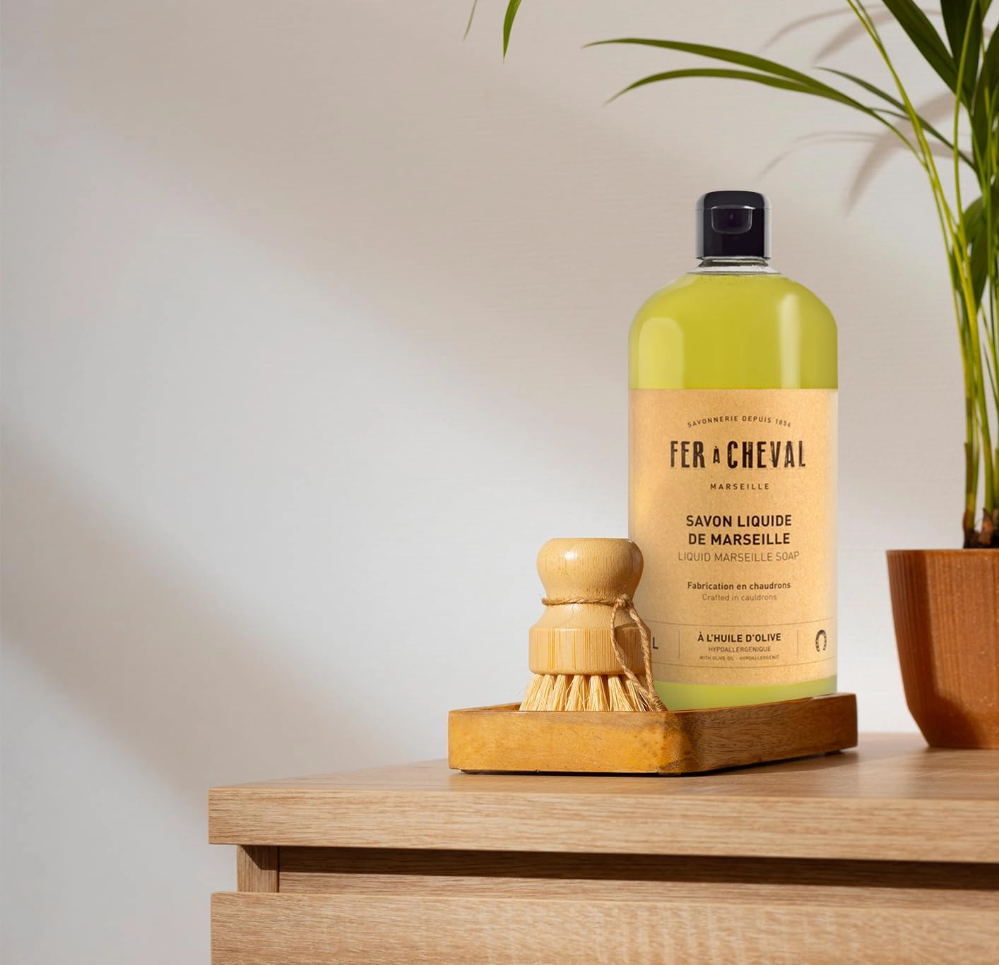 Fer à Cheval Olive Oil Marseille Liquid Soap 1L/33.81 fl oz - Hypoallergenic, Natural Ingredients, Eco-Friendly Body & Hand Wash