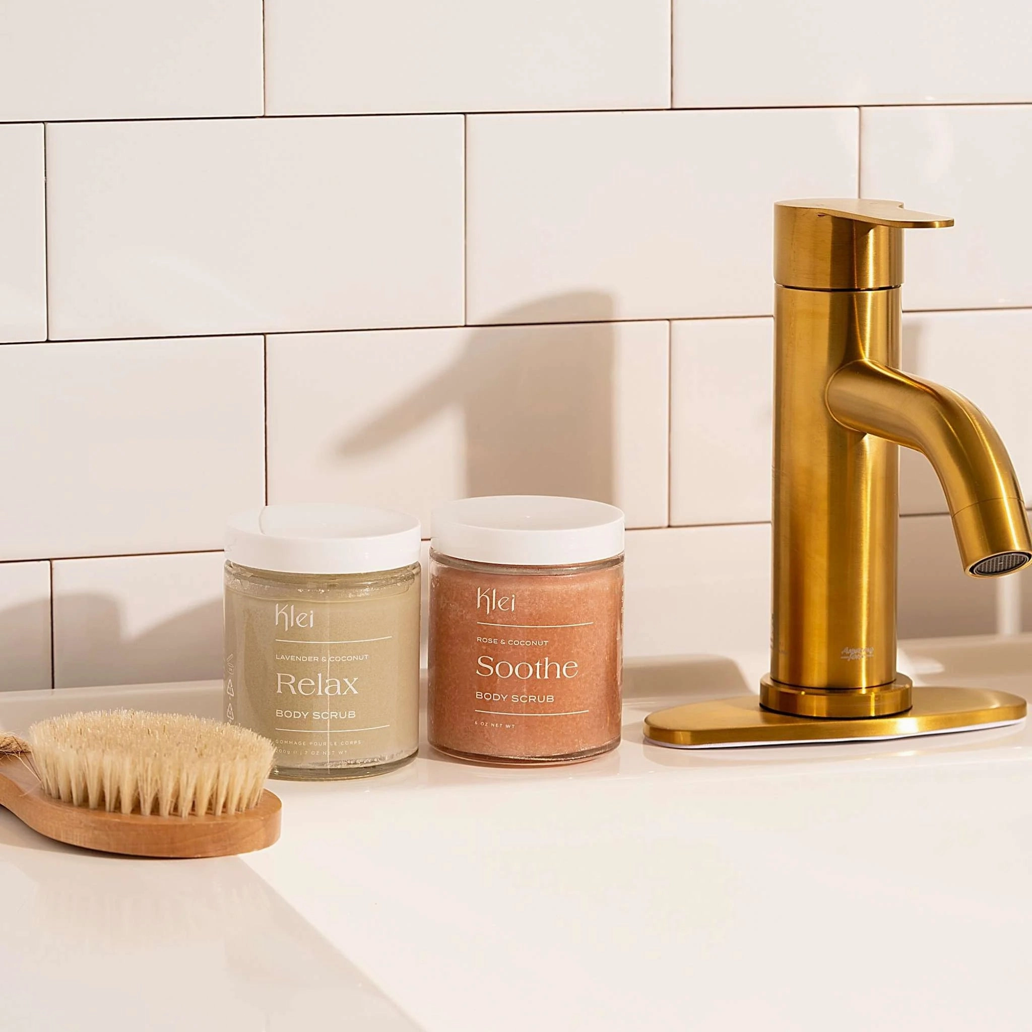 SOOTHE Rose & Coconut Body Scrub