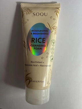 SOQU moisturizing and brightening rice cleansing foam Rice Extra   Hyaluronic Acid   Niacinamide