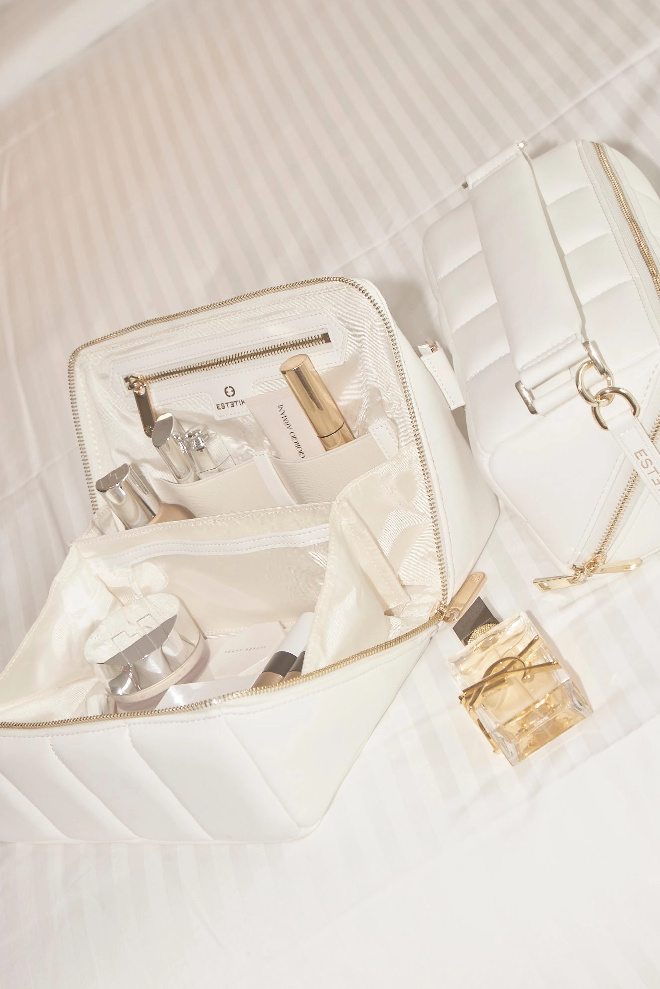 White Makeup Bag - Luxury Designer Cosmetic Case - The HOMEE